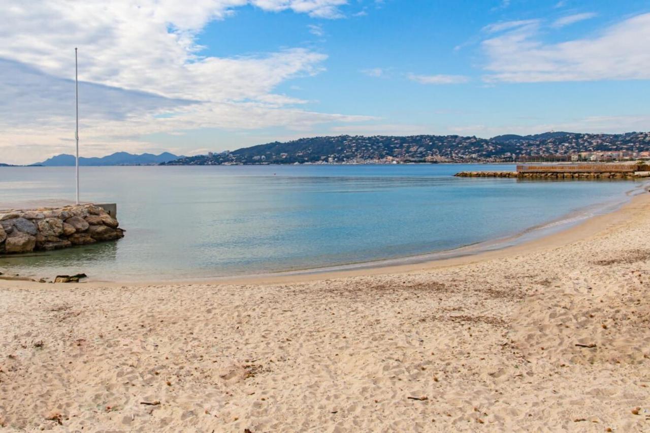 Air-Conditioned Apartment With Sea View And At The Foot Of The Beaches アンティーブ エクステリア 写真