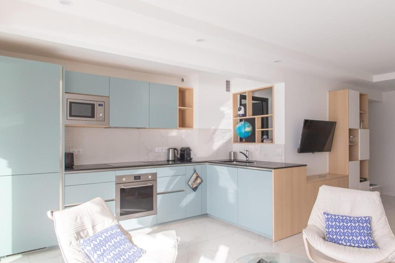 Air-Conditioned Apartment With Sea View And At The Foot Of The Beaches アンティーブ エクステリア 写真